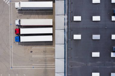 Dağıtım merkezinin hava görüntüsü, endüstriyel lojistik bölgenin insansız hava aracı fotoğrafları..