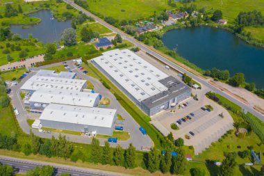 Dağıtım merkezinin hava görüntüsü, endüstriyel lojistik bölgenin insansız hava aracı fotoğrafları..