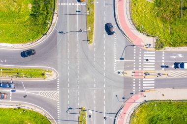 Kesişen yol hava görüntüsü - Hava fotoğrafı değiştir - Ulaşım ve lojistik insansız hava aracı görünümü