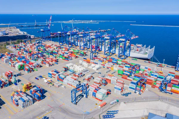 Embarcación Contenedores Exportación Importación Logística Comercial Por Grúa Puerto Comercial — Foto de Stock