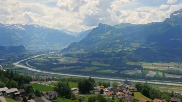 Vista sulla valle di Triesenberg, Liechtenstein — Video Stock