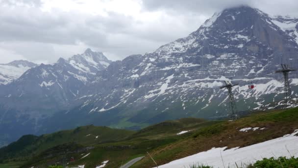 Лыжный подъемник в Венгене, Швейцария — стоковое видео