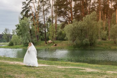 Düğün günü. Gelin niteliğine