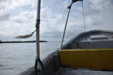 Endonezya adaları arasında motorlu tekne ile Ulaşım