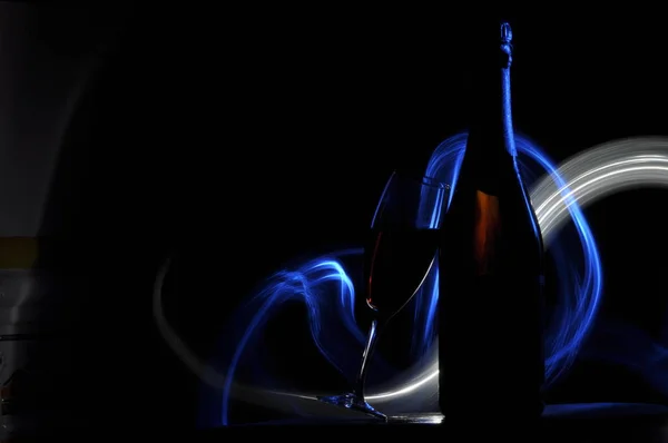 Шампанское Канун Нового Года Огни Фейерверека Новогодние Поздравления Счастье Веселье — стоковое фото