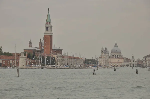 Enge Kanäle Und Gassen Venedig Stadt Der Denkmäler Der Gondel — Stockfoto