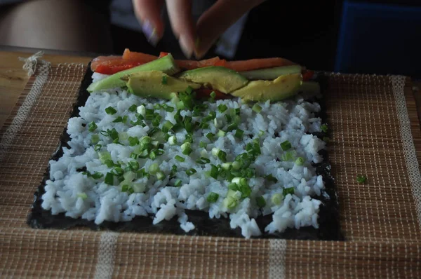 Sushi Deliciosa Comida Con Pescado Arroz Suplementos Preparada Casa — Foto de Stock