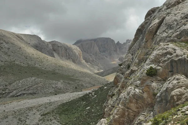Taurus Gebergte Turkije Steile Kliffen Kloof Besneeuwde Pieken — Stockfoto