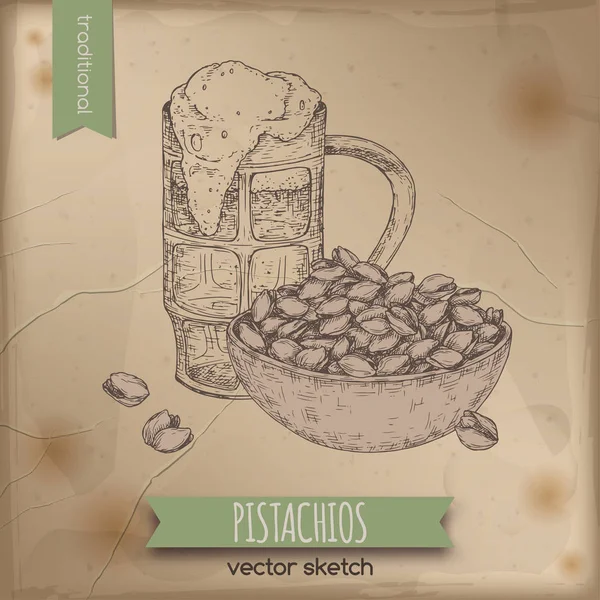 Plantilla vintage con taza de cerveza dibujada a mano y tazón de pistachos . — Archivo Imágenes Vectoriales