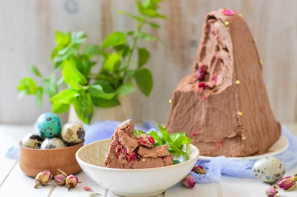 Çikolatalı Süzme Peynirden Paskalya Pastası — Stok fotoğraf