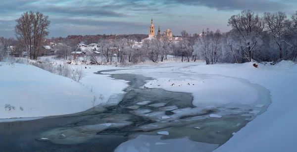 Borovsk soğuk, karlı akşamları