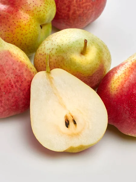 Taze, tatlı armut meyve    