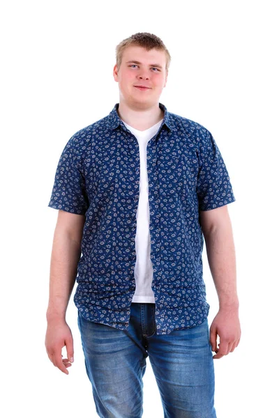 微笑的年轻帅哥在蓝色衬衫和牛仔裤 积极的人类情感 孤立在白色背景 — 图库照片