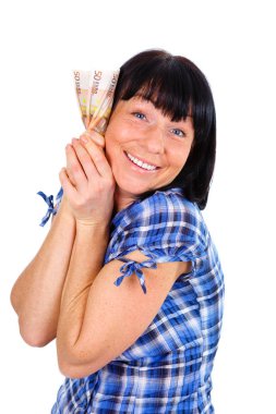Mutlu ve Gülümseyen 40 yaşında kadın elinde nakit euro para tutan, beyaz arka plan izole, Pozitif insan duygu, yüz ifadesi