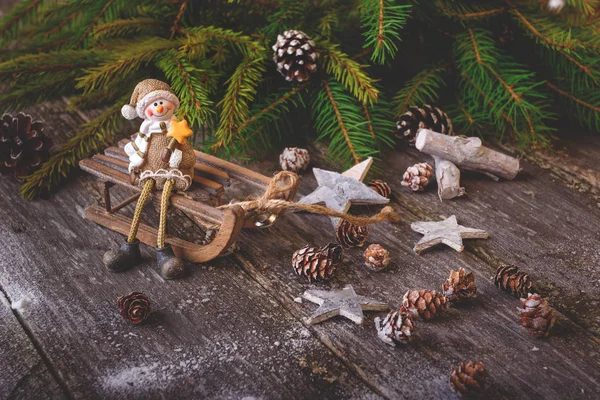 Natale Composizione Anno Nuovo Con Decorazione Vacanza Slitta Piccole Figure — Foto Stock