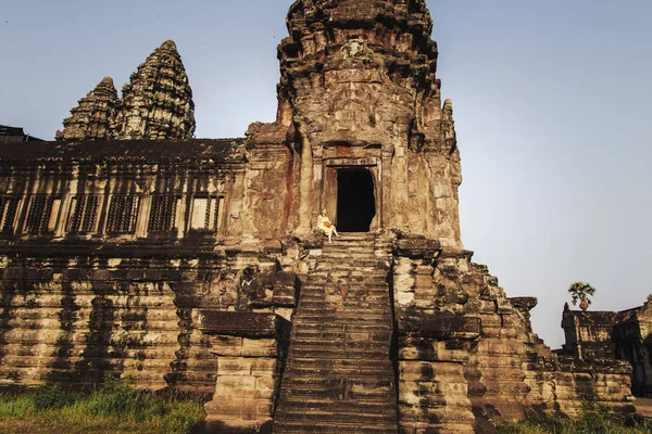Туристична Жінка Храм Ангкор Ват Сієм Ріп Камбоджа — стокове фото