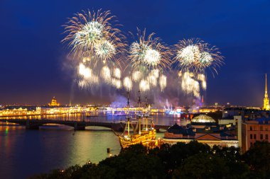 Festival fireworks uygulamasında St. Petersburg. Scarlet yelken kutlama, St Petersburg.