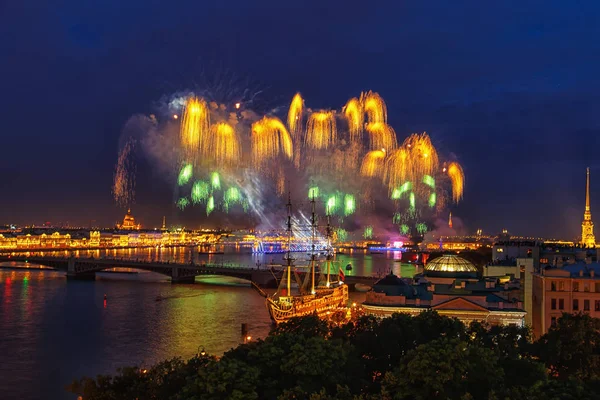 Feux Artifice Saint Pétersbourg Fête Des Voiles Écarlates Saint Pétersbourg — Photo