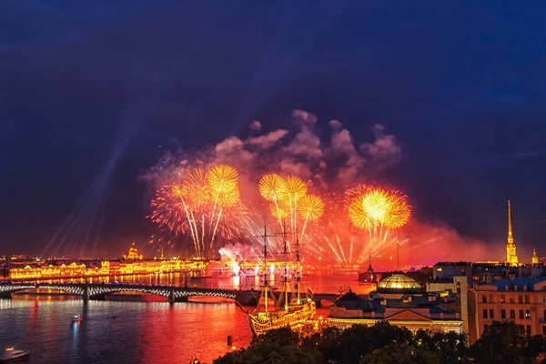 Feux Artifice Saint Pétersbourg Fête Des Voiles Écarlates Saint Pétersbourg — Photo