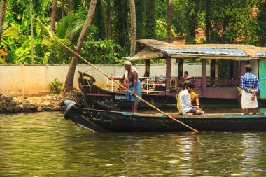 Alleppey kanallar günlük yaşam. Devlet Kerala, Güney Hindistan - 2 Nisan 2017.