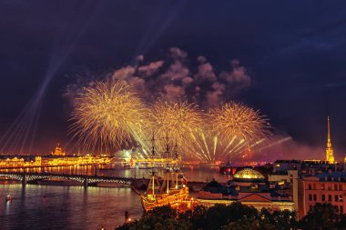 Festival fireworks uygulamasında St. Petersburg. Scarlet yelken kutlama, St Petersburg.
