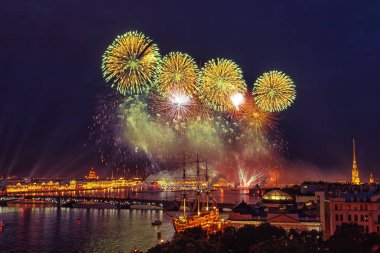 Festival fireworks uygulamasında St. Petersburg. Scarlet yelken kutlama, St Petersburg.