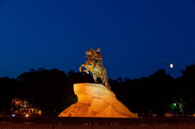 Bronz atlı - büyük Petro atlı heykeli. St. Petersburg, beyaz gece simgelerinden birini.