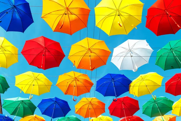 Parapluies Flottants Multicolores Contre Ciel Bleu Saint Pétersbourg Russie — Photo