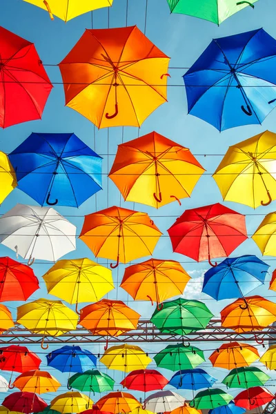 Parapluies Flottants Multicolores Contre Ciel Bleu Saint Pétersbourg Russie — Photo