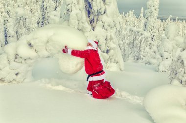 Otantik Noel Baba'ya Lapland. Karla kaplı muhteşem manzara.