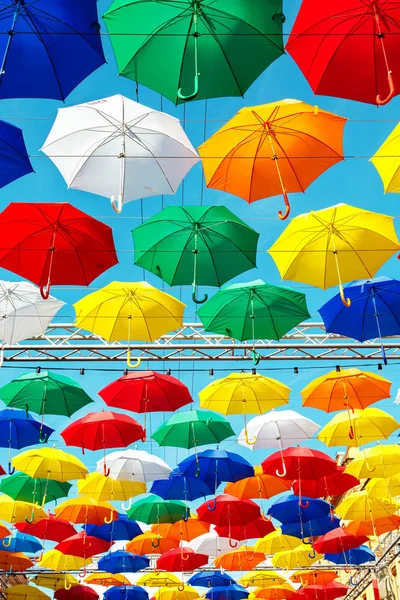 Parapluies Flottants Multicolores Contre Ciel Bleu Saint Pétersbourg Russie — Photo