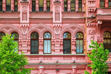 Eski evin cephe. Dekoratif duvar ve windows. Saint-Petersburg, Rusya Federasyonu.