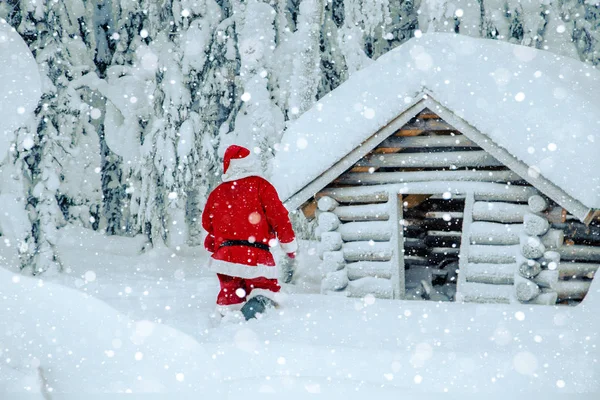 在拉普兰的正宗圣诞老人 壮观的雪覆盖的风景 — 图库照片