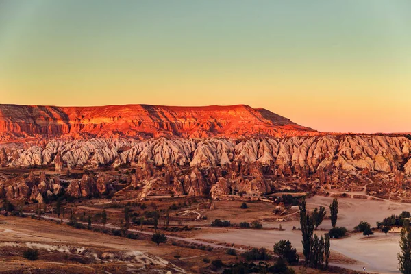 Puesta Sol Capadocia Increíble Paisaje Montaña Centro Turquía —  Fotos de Stock