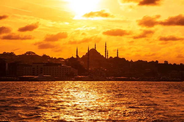 Süleymaniye Camii Batımında Silüeti Istanbul Klasik Görünüm — Stok fotoğraf