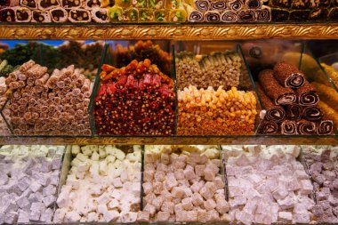 Türkiye pazarındaki tatlılar. Istanbul, Türkiye - 27 Eylül 2018.