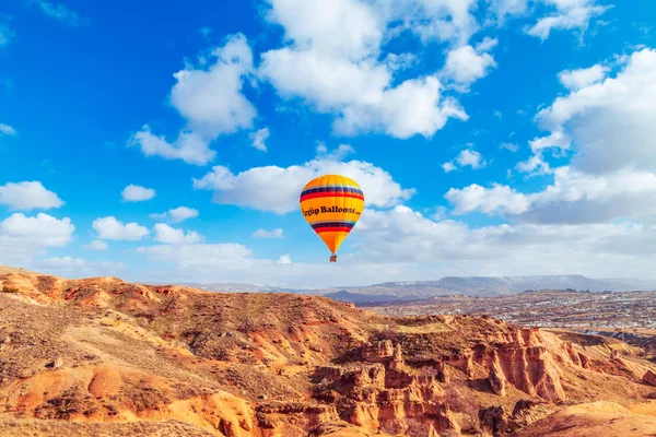 Hete Luchtballon Vlucht Het Team Draait Ballon Goreme Cappadocië Turkije — Stockfoto