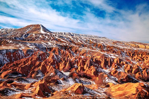 Niesamowite góry krajobraz w Kapadocji. Dolina Dervent. — Zdjęcie stockowe