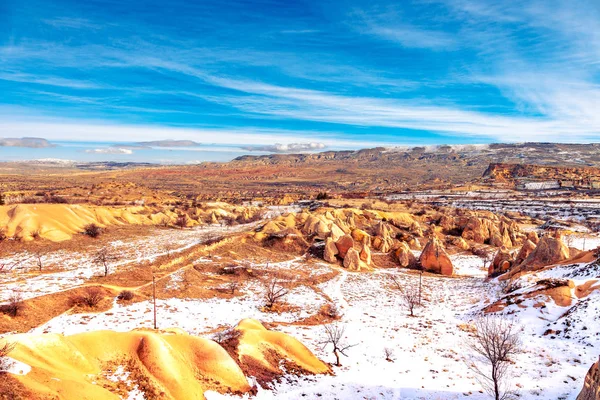 Increíble paisaje de montaña en Capadocia . —  Fotos de Stock