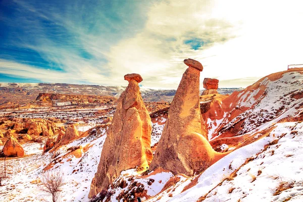 Niesamowity krajobraz górski w Kapadocji. — Zdjęcie stockowe