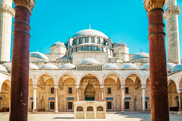 A famosa mesquita Suleymaniye . — Fotografia de Stock