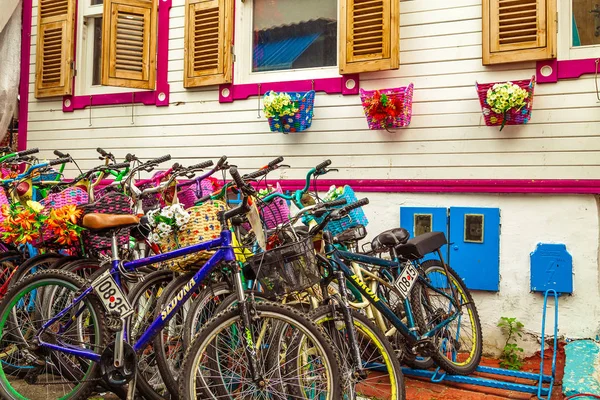 Ada Büyükada sokaklarında Bisikletler. 