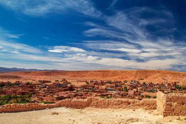 Kasbah Ait Ben Haddou 'nun tepesinden görüntü.