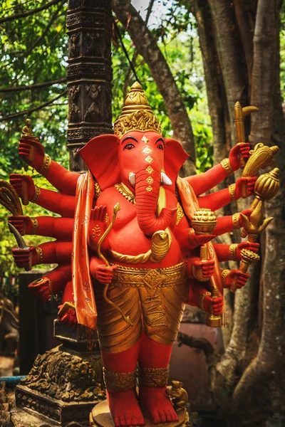 Phnom Kulen Dağı Ndaki Tapınakta Kutsal Heykel Siem Reap Kamboçya — Stok fotoğraf