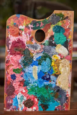 Renkli paletin arkaplan resmi. Renk paleti üzerinde birden fazla renk içeren soyut resim.