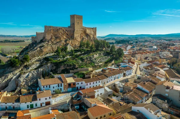 Αεροφωτογραφία Του Μεσαιωνικού Κάστρου Almansa Donjon Και Αυλή Ένα Βράχο — Φωτογραφία Αρχείου