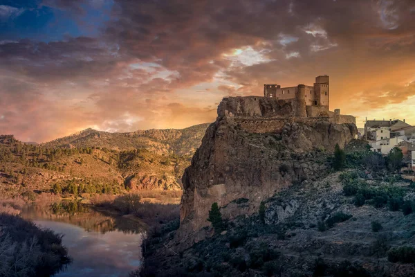 Vue Panoramique Aérienne Château Médiéval Partiellement Restauré Cofrentes Dessus Rivière — Photo