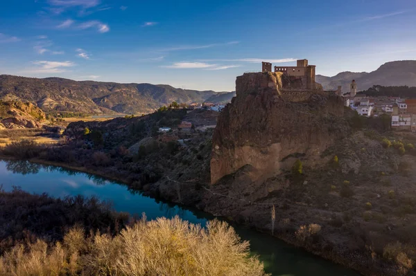 Vue Panoramique Aérienne Château Médiéval Partiellement Restauré Cofrentes Dessus Rivière — Photo