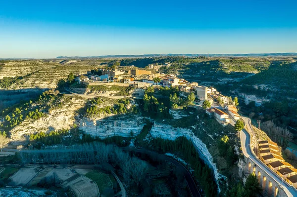 Αεροφωτογραφία Της Πόλης Και Του Κάστρου Jorquera Πάνω Από Στροφή — Φωτογραφία Αρχείου