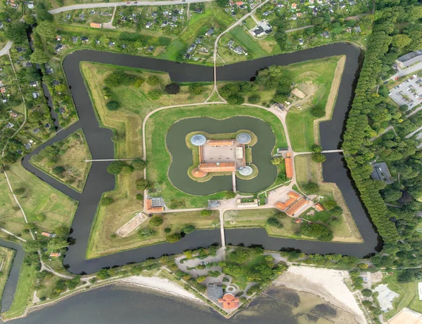 İsveç 'teki Landskrona kalesinin havadan aşağı manzarası, Rönesans tahkimatı ve askeri mimarinin en önemli örneği